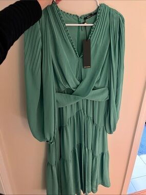 Kobi Halperin New With Tags Green Tiered V-Neck Long Sleeve Dress